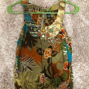 Elastic bottom light weight tank top